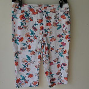 St. John's Bay Secretly Slender White Floral 18" Cotton Capri - Size 16